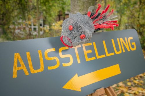 Prototypen Preview „Geniale Insekten – Ein Hilferuf Aus Dem Mikrokosmos!“ Vom Point Of Smile Interdisziplinäre Kunst Und Kultur E.V. Und Der Schreberjugend Niedersachsen Auf Dem Freigelände Der Alten Schule In Bantorf / Barsinghausen.