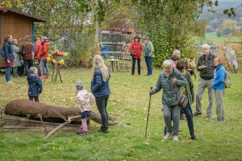 Prototypen Preview „Geniale Insekten – Ein Hilferuf Aus Dem Mikrokosmos!“ Vom Point Of Smile Interdisziplinäre Kunst Und Kultur E.V. Und Der Schreberjugend Niedersachsen Auf Dem Freigelände Der Alten Schule In Bantorf / Barsinghausen.